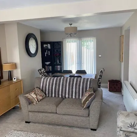 Oval Residence Leeds (West Yorkshire)