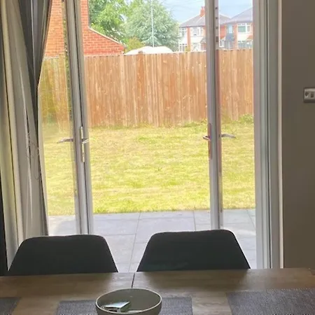 Oval Residence Homestay Leeds (West Yorkshire)