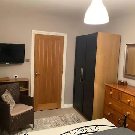 Oval Residence Homestay